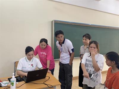 Bệnh viện Mắt Sài Gòn chi nhánh Nghệ An khám mắt miễn phí cho Cán bộ, giảng viên, sinh viên Trường Đại học Kinh tế Nghệ An