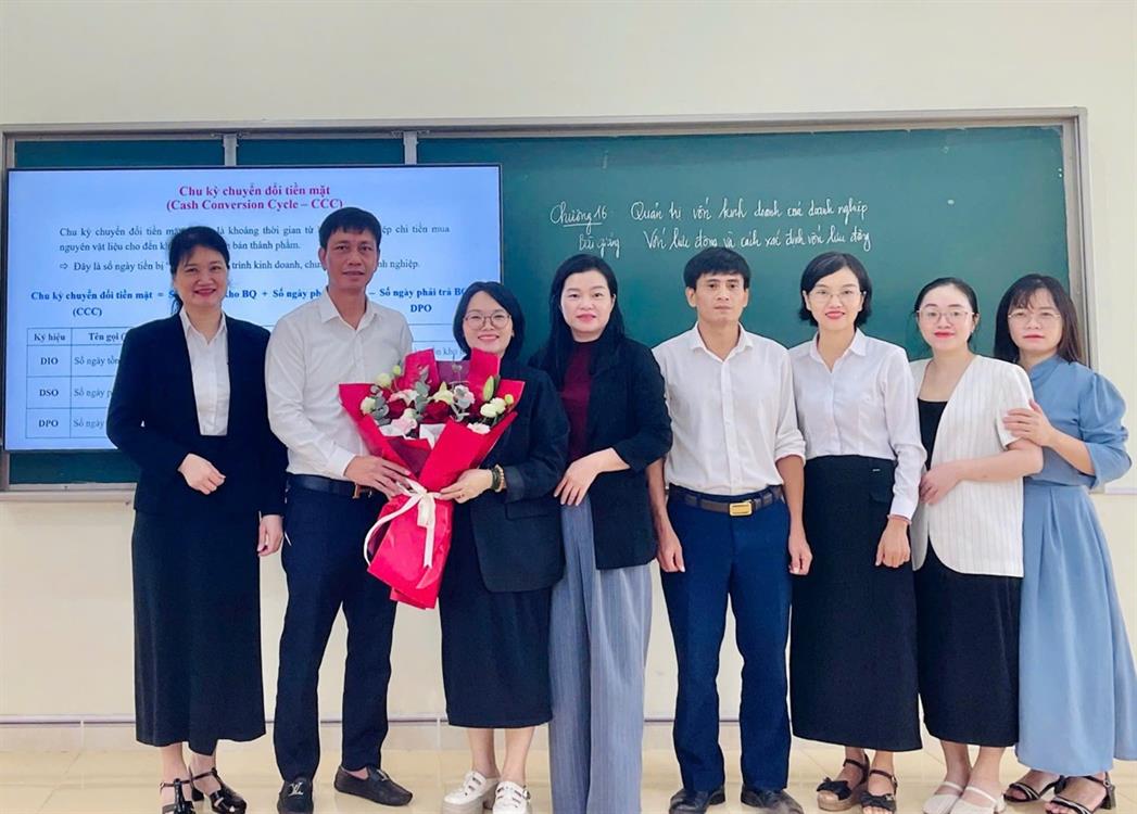 Khoa Tài chính - Ngân hàng đổi mới phương pháp giảng dạy, góp phần vào thành công của Hội giảng chào mừng ngày nhà giáo Việt Nam 20/11