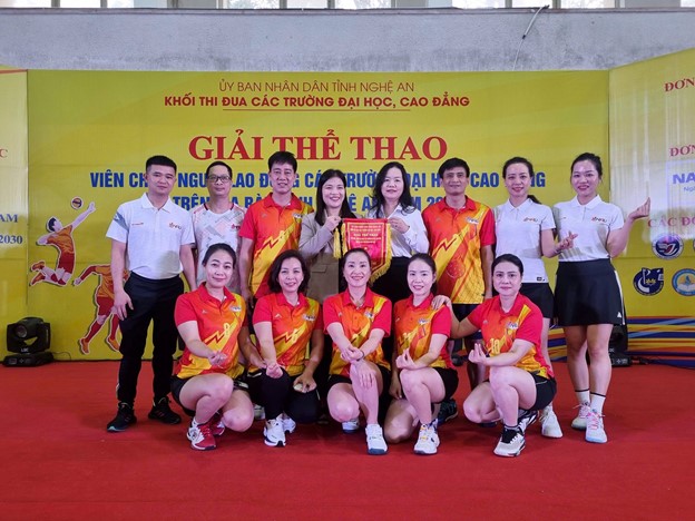 Giải thể thao Khối thi đua các trường Cao đẳng, Đại học tỉnh Nghệ An năm 2025 thành công tốt đẹp