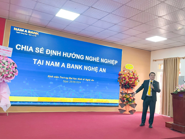 Học tập qua trải nghiệm thực tế của sinh viên Khoa Tài chính – Ngân hàng, trường Đại học Nghệ An