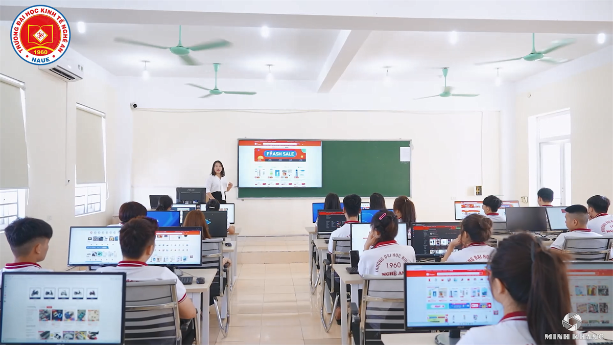 Công khai Đội ngũ giảng viêngiảng dạy chương trình đào tạo từ xa