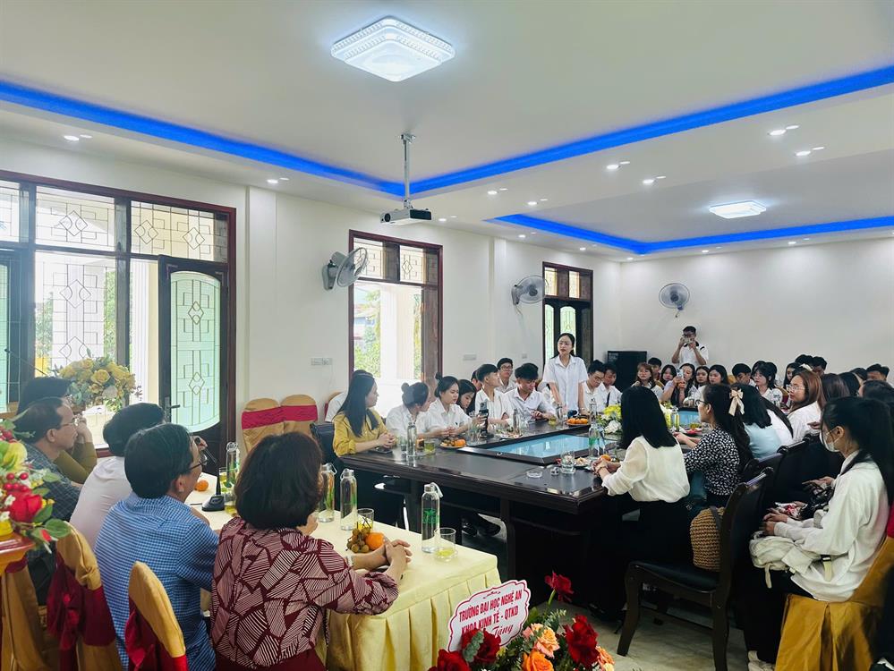 Lồng ghép phát triển bền vững trong chuẩn đầu ra ngành Kinh tế: Hướng tới nền kinh tế nhân văn và hiện đại