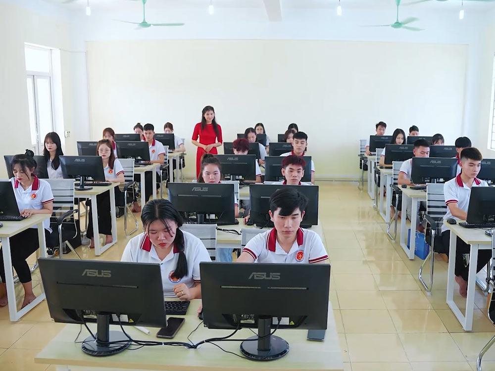 Nghiên cứu khoa học - Hợp tác quốc tế