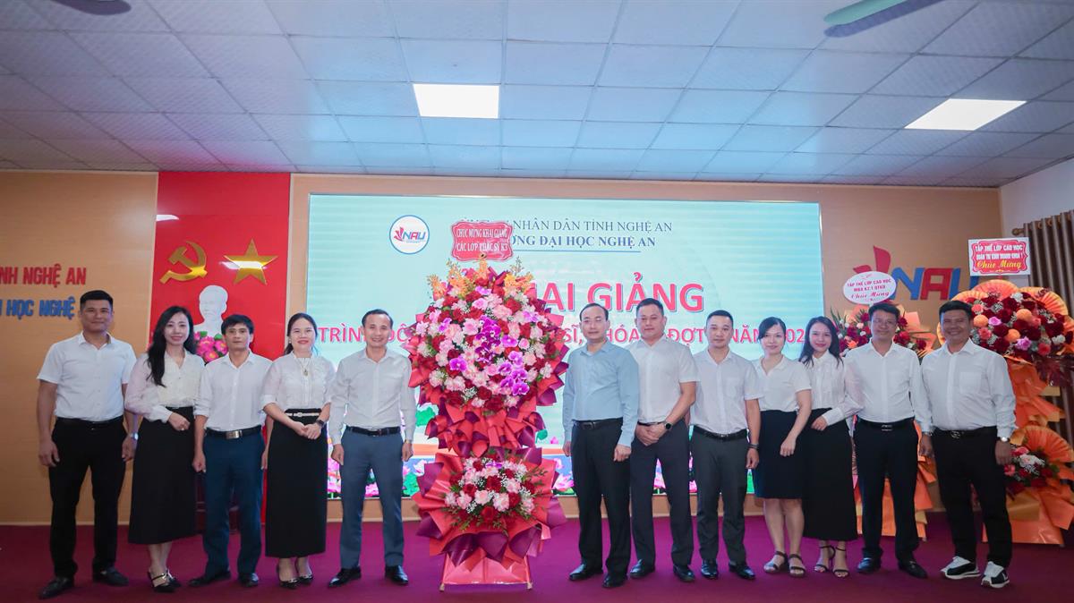 Lễ Khai giảng 2 lớp đào tạo trình độ thạc sĩ Quản trị Kinh doanh và Quản lý kinh tế đợt 1 năm 2025