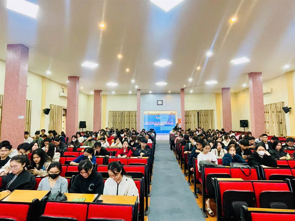 HỘI NGHỊ ĐỐI THOẠI VỚI SINH VIÊN KHOA KINH TẾ – QUẢN TRỊ KINH DOANH