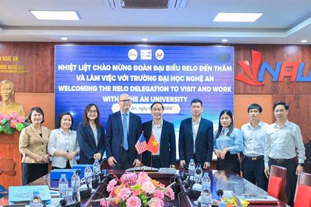  Trường Đại học Nghệ An làm việc với Văn phòng tiếng Anh khu vực - Đại sứ quán Hoa Kỳ tại Việt Nam (Regional English Language Office - Relo) 