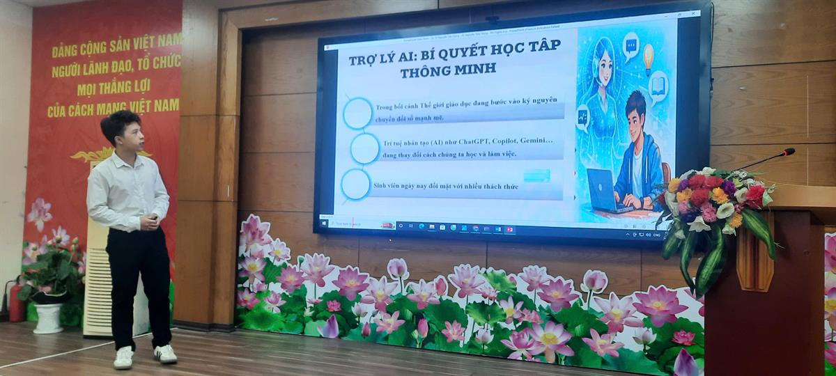 Khoa CNTT - Trường Đại học Nghệ An tham gia báo cáo tham luận về giải pháp Trợ lý AI tại Hội thảo Khoa học Chuyển đổi số